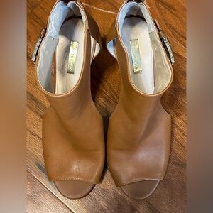 Carmel Brown shootie